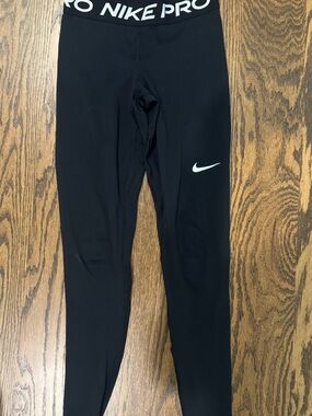 Nike Black Women's Pro Leggings with White Swoosh